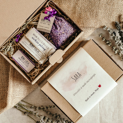Personalizirano darilo s sivko - sivkina vrečka, balzam za ustnice in naravno milo iz oljčnega olja - Nona Luisa